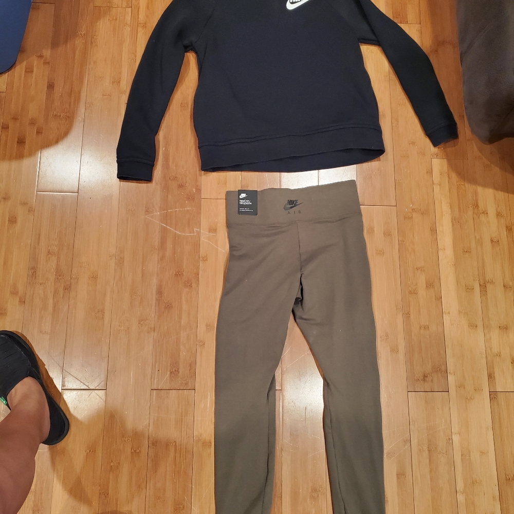 Nike Bundle Small - image 4